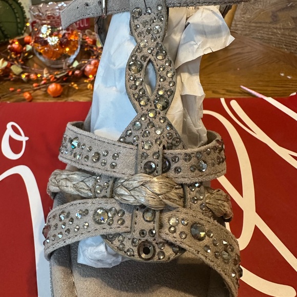 Impo Memory Foam Wedges Size 8 Taupe with rhinestones - Picture 5 of 6